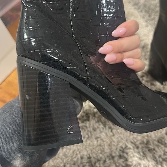 Sam Edelman Circus Women's Layla Black Croc-Embossed Ankle Boots - Picture 11 of 12